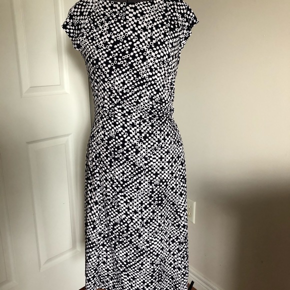 Jones Studio Dress - Picture 2 of 2